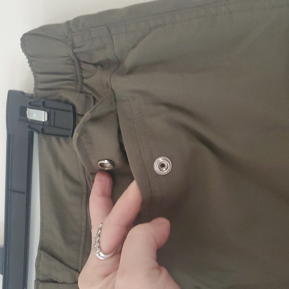 Duluth Trading Womens Cargo Skirt Size 8 Green Nylon - Picture 8 of 13